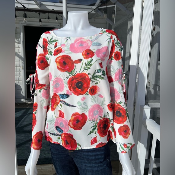 Poppy Flowy Blouse with Open Bell Sleeve - Picture 1 of 4